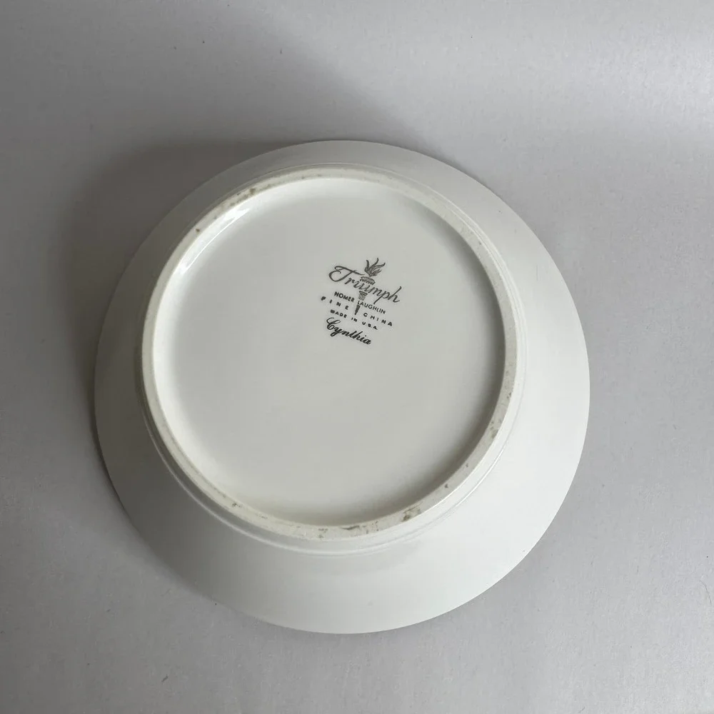 Homer Laughlin Triumph Cynthia Serving Bowl 8.25